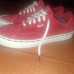 Vans Men’s Red Low-Top Sneakers